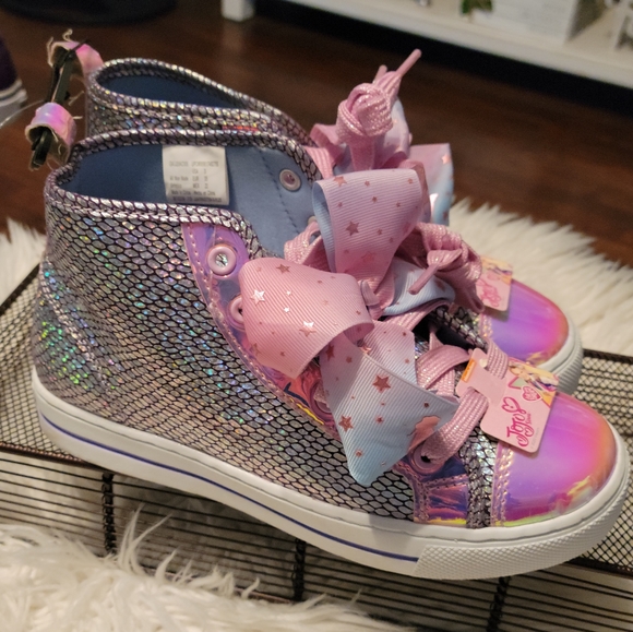 Jojo Siwa Girls Silver Mermaid Scales Bow High Top Sneakers Shoes Size 3 - Picture 3 of 7